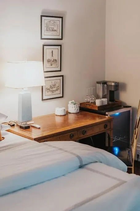 Luxury Suite Overlooking Taylor Square - House On Taylor Square Savannah United States